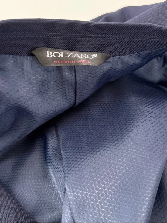 Classic Men's Navy Two-Button Sport Coat - Picture 4 of 11